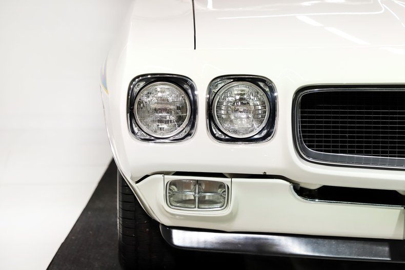 Pontiac-Gto-1970-Polar-White-Red-47