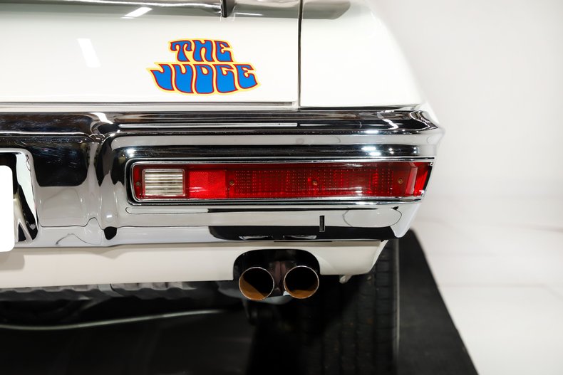 Pontiac-Gto-1970-Polar-White-Red-7