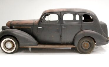 Pontiac-Other-1935-Black-Brown