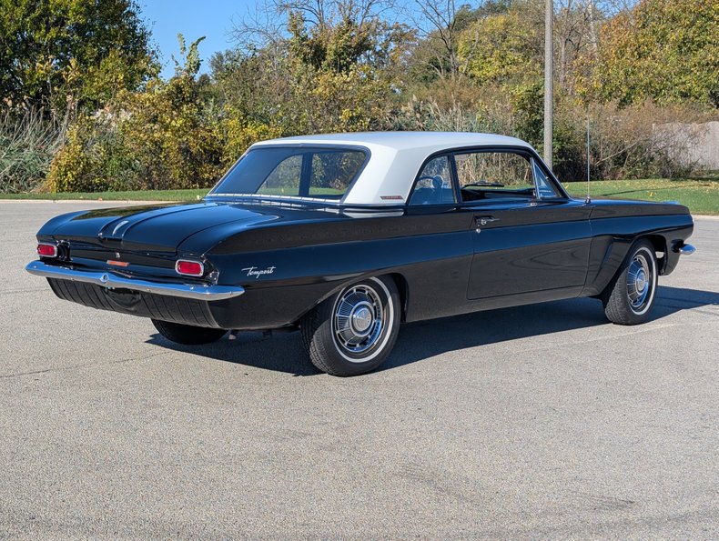 Pontiac-Tempest-1962-Black-Black-2