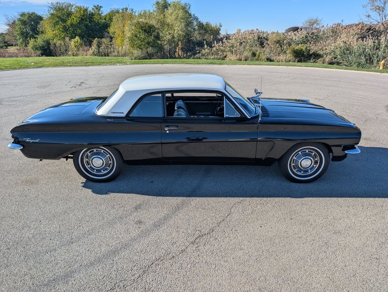 Pontiac-Tempest-1962-Black-Black-30
