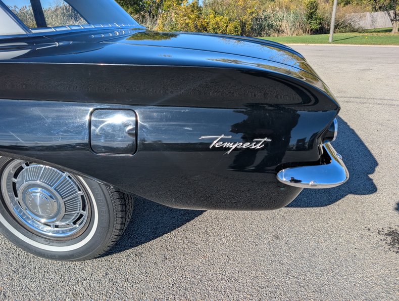 Pontiac-Tempest-1962-Black-Black-39