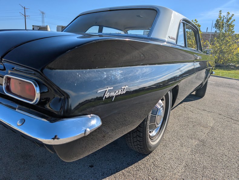 Pontiac-Tempest-1962-Black-Black-46