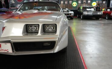 Pontiac-Trans-am-1979-Silver-Red-19