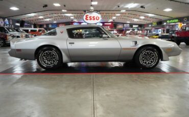 Pontiac-Trans-am-1979-Silver-Red-2