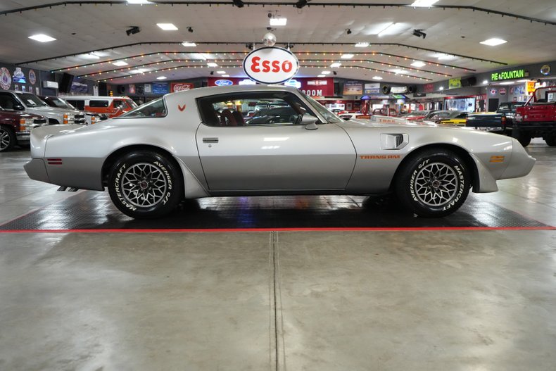 Pontiac-Trans-am-1979-Silver-Red-2