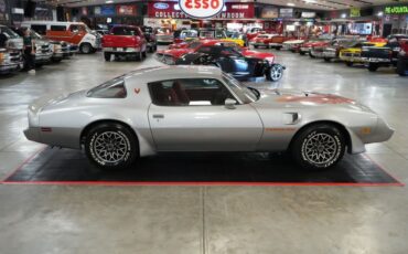 Pontiac-Trans-am-1979-Silver-Red-23
