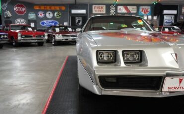 Pontiac-Trans-am-1979-Silver-Red-30