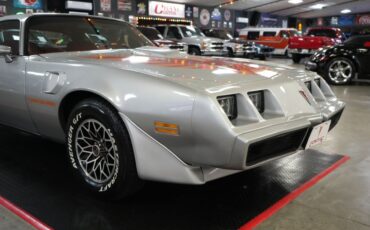 Pontiac-Trans-am-1979-Silver-Red-31