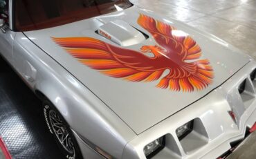 Pontiac-Trans-am-1979-Silver-Red-32