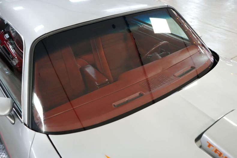 Pontiac-Trans-am-1979-Silver-Red-35