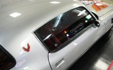 Pontiac-Trans-am-1979-Silver-Red-37