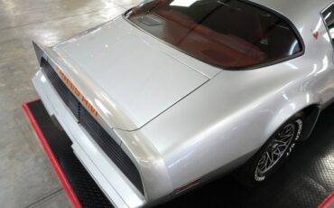 Pontiac-Trans-am-1979-Silver-Red-41
