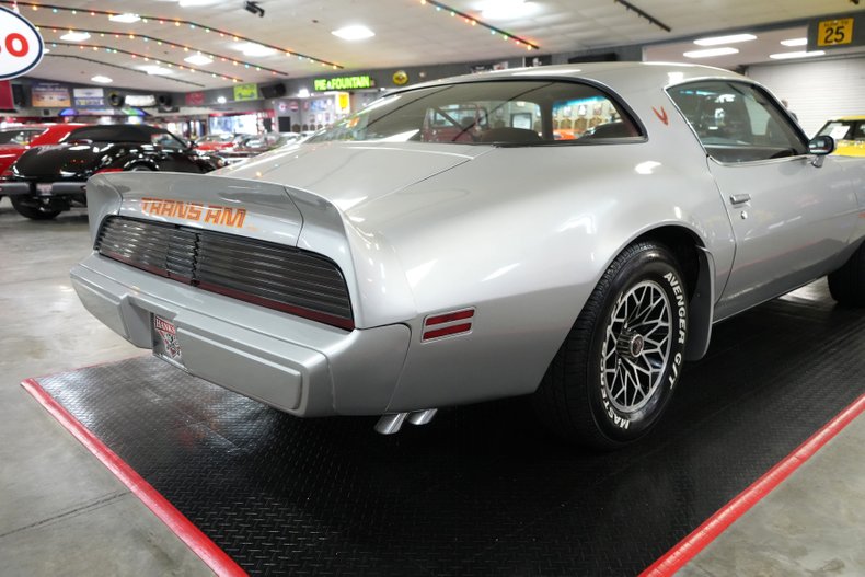 Pontiac-Trans-am-1979-Silver-Red-44