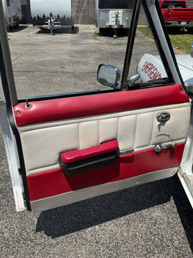 Pontiac-bonneville-1967-white-11