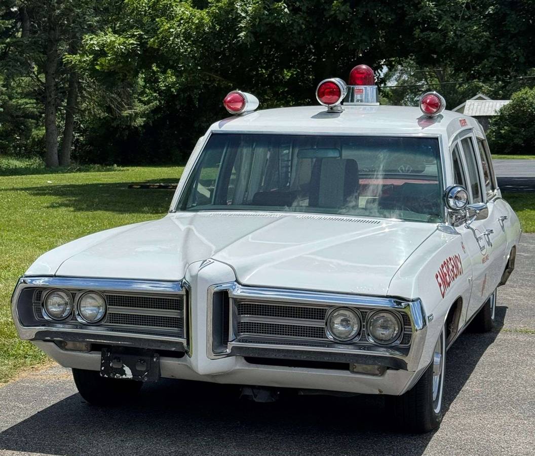 Pontiac-bonneville-1967-white-13