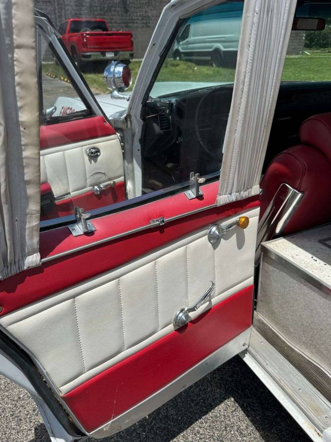 Pontiac-bonneville-1967-white-14