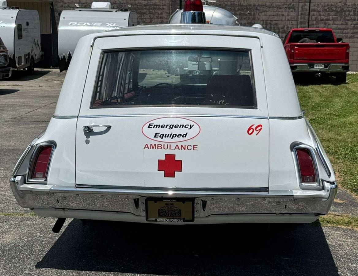 Pontiac-bonneville-1967-white-15