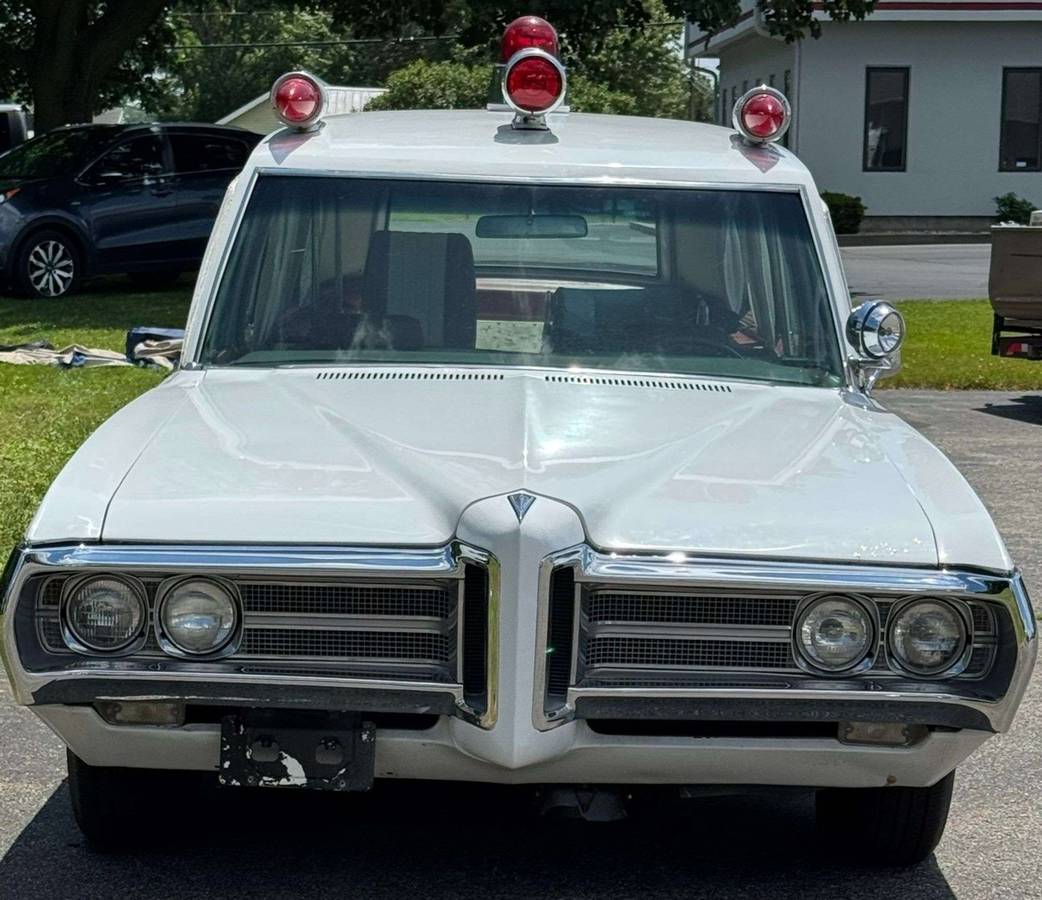 Pontiac-bonneville-1967-white-5