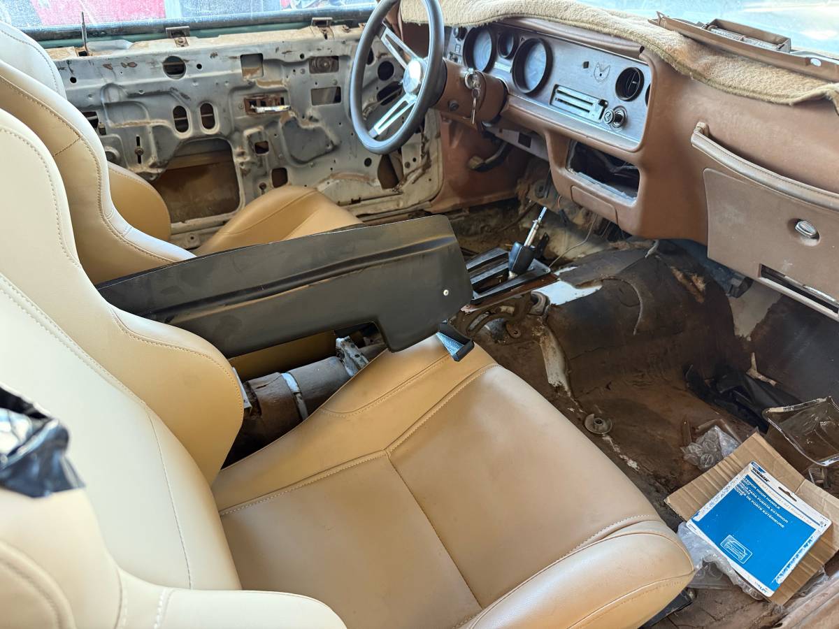 Pontiac-firebird-1979-orange-1