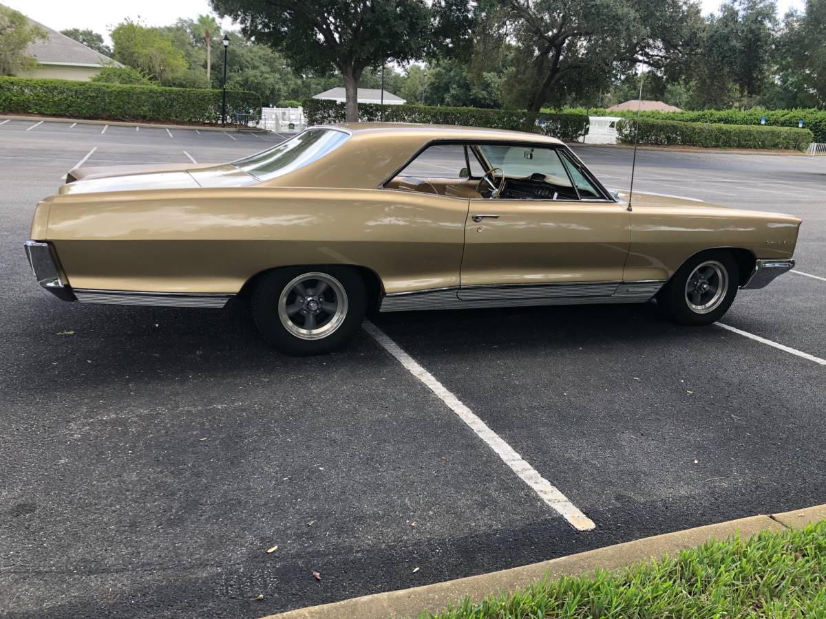 Pontiac-grand-prix-1966-17