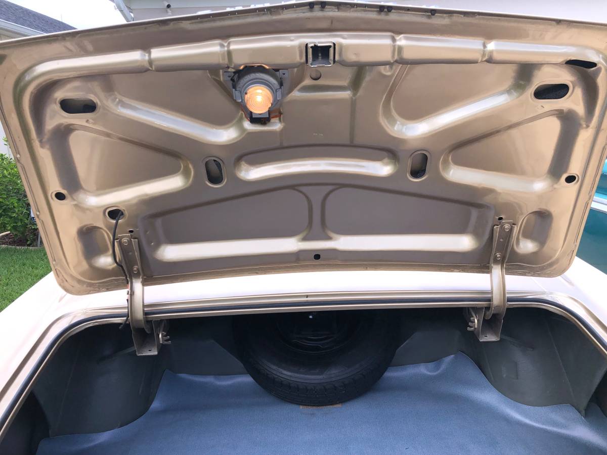 Pontiac-grand-prix-1966-4