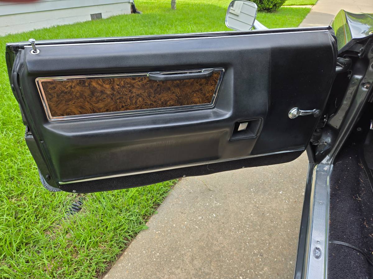 Pontiac-grand-prix-1968-grey-12