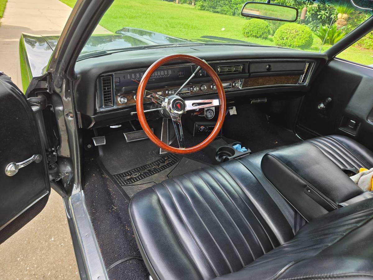 Pontiac-grand-prix-1968-grey-13