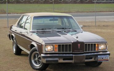 Pontiac-phoenix-1977-brown