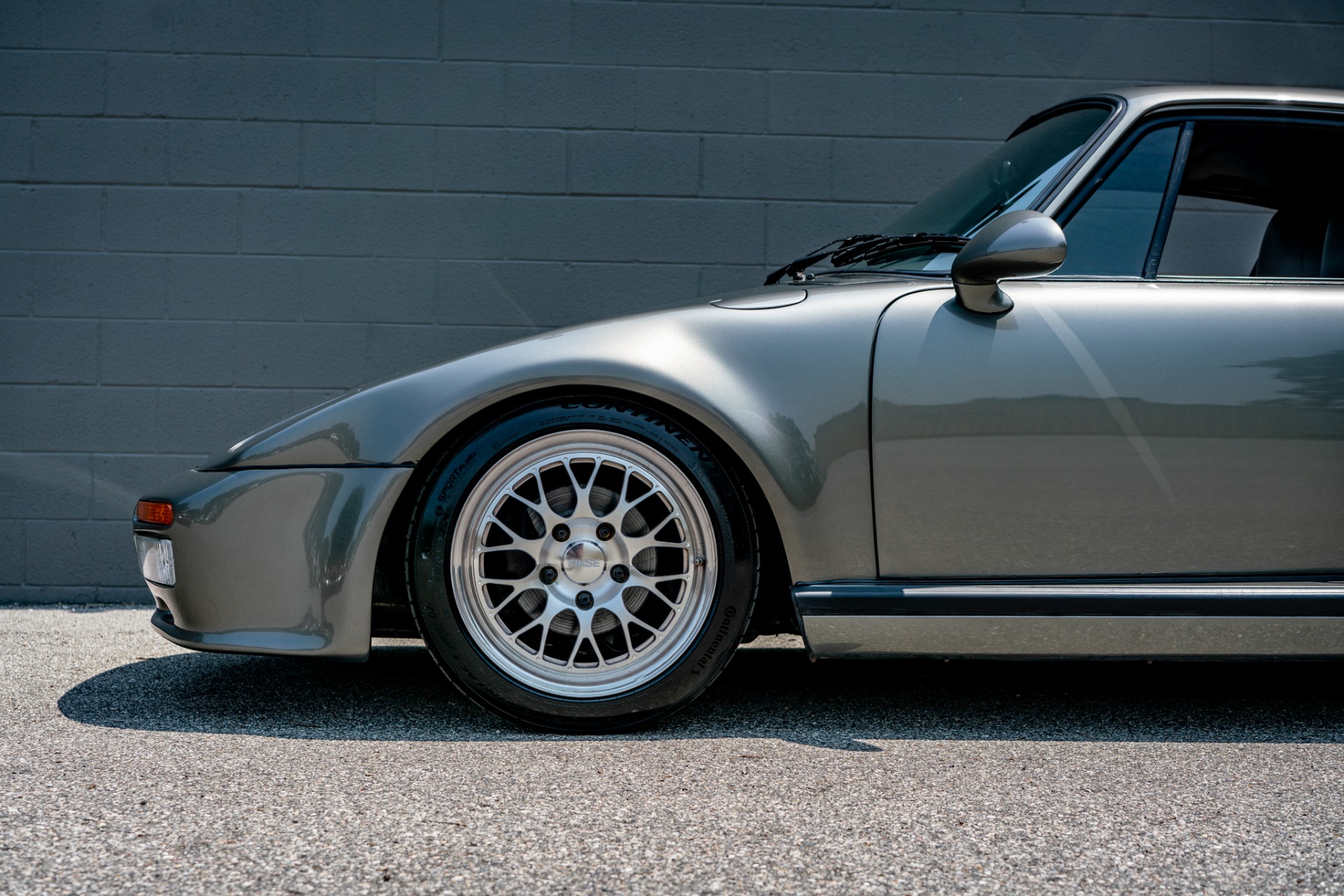 Porsche-911-1983-Gray-Brown-21