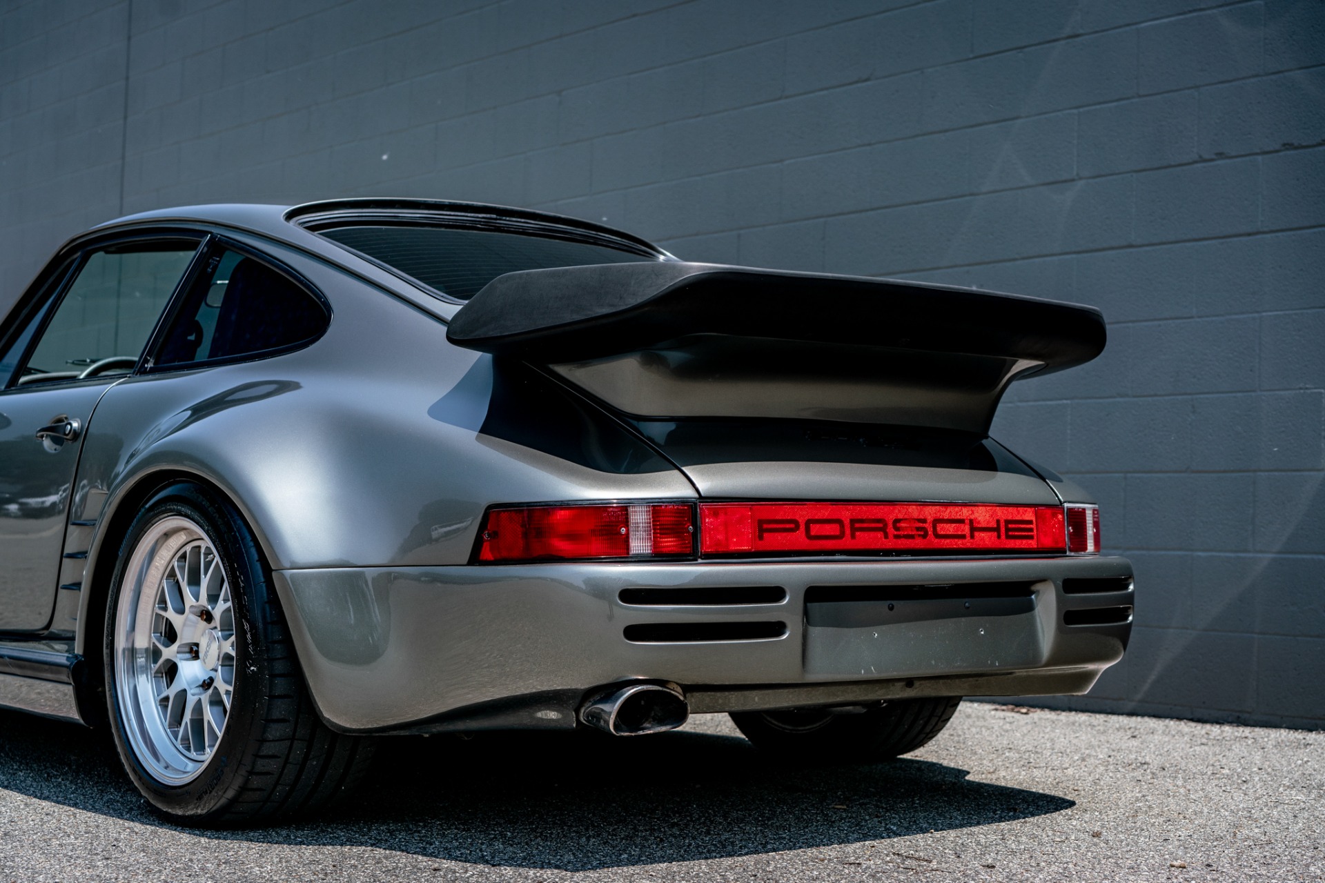 Porsche-911-1983-Gray-Brown-22