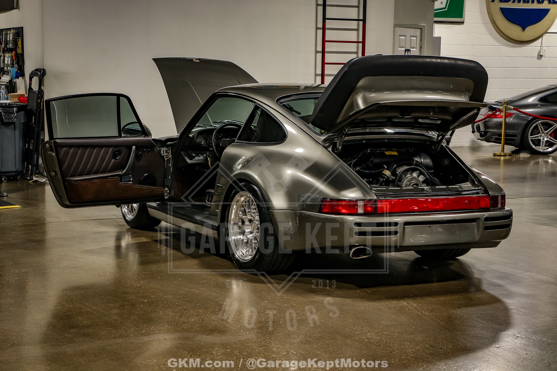 Porsche-911-1983-Gray-Brown-25