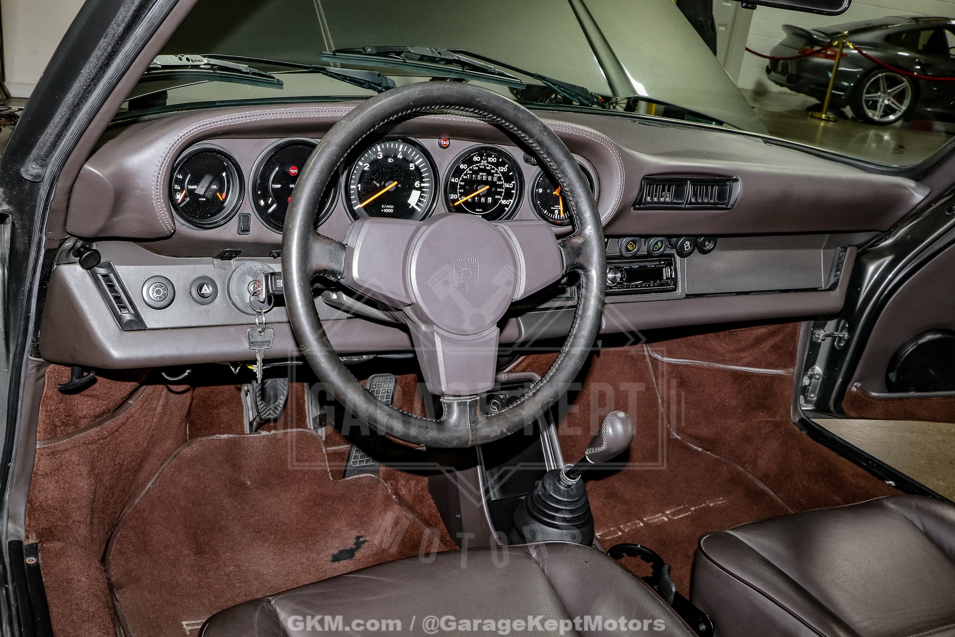 Porsche-911-1983-Gray-Brown-26