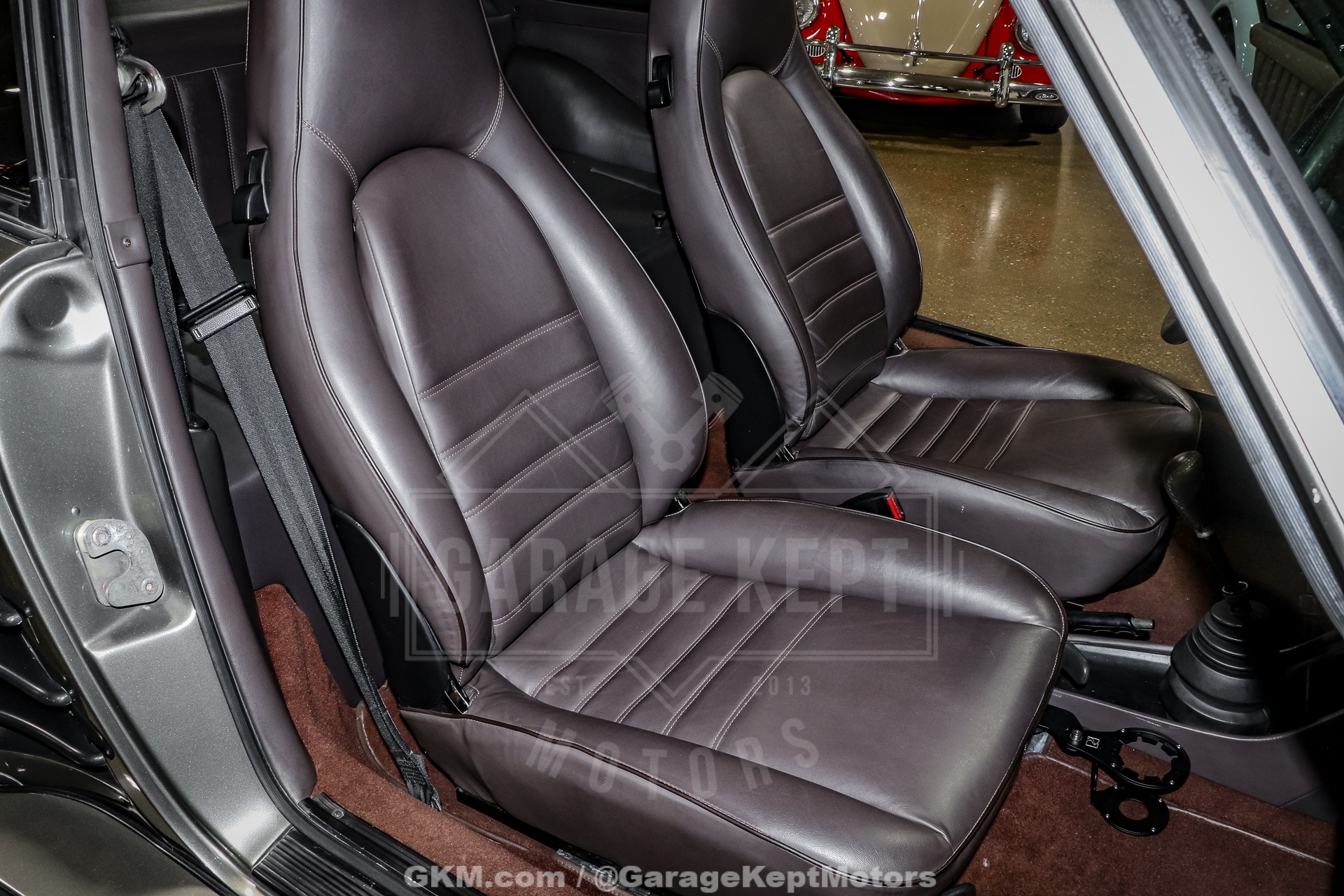 Porsche-911-1983-Gray-Brown-27