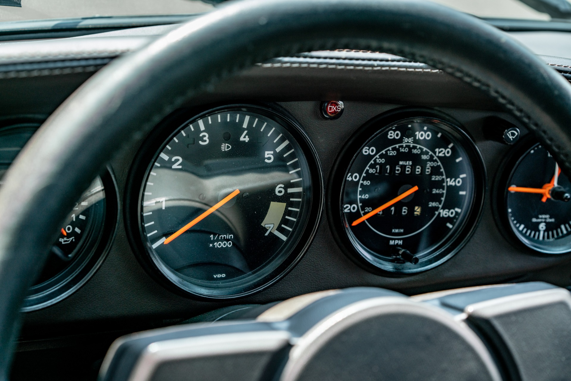 Porsche-911-1983-Gray-Brown-3