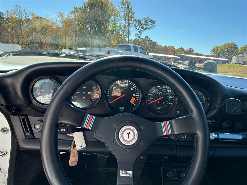 Porsche-911-1984-15