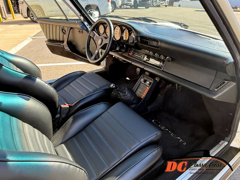 Porsche-911-1984-38