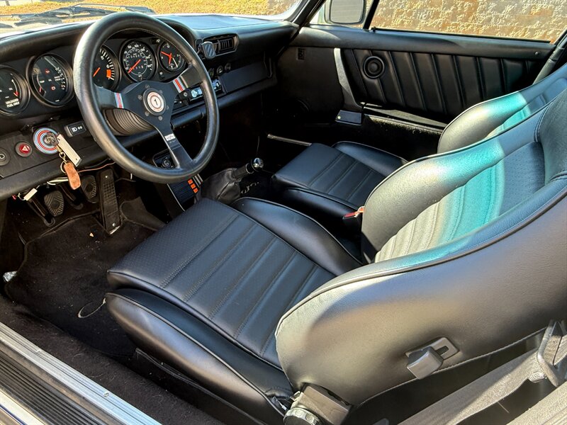 Porsche-911-1984-40