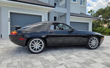 Porsche-928-1989-Black-Grey