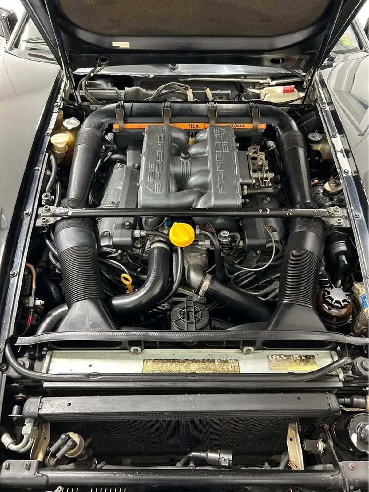 Porsche-928-1989-Black-Grey-4