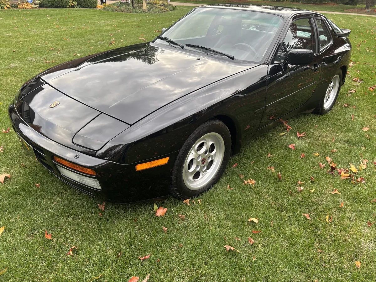 Porsche-944-1986-Black-Dark-Burgundy-1