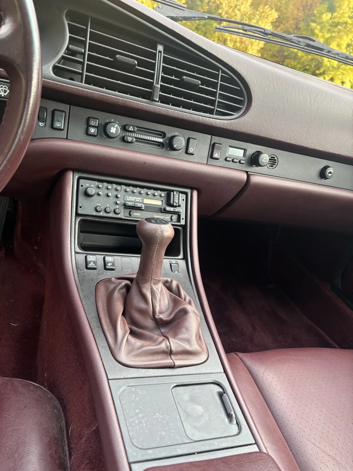 Porsche-944-1986-Black-Dark-Burgundy-15