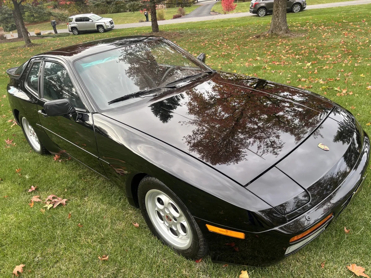 Porsche-944-1986-Black-Dark-Burgundy-2