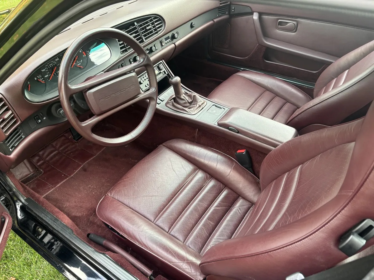 Porsche-944-1986-Black-Dark-Burgundy-5