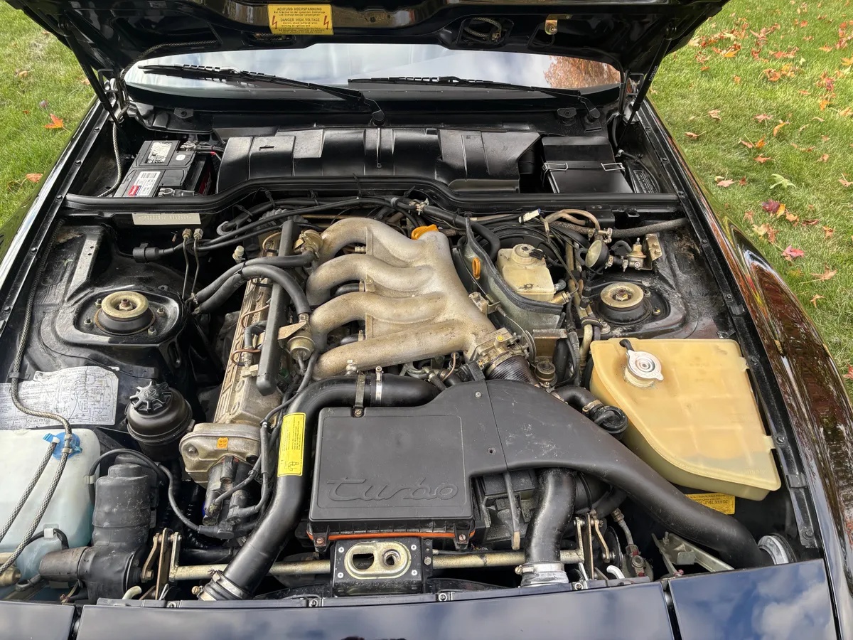 Porsche-944-1986-Black-Dark-Burgundy-8