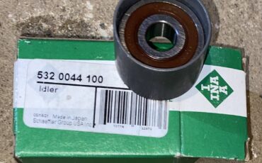 Porsche-944-1986-white-11