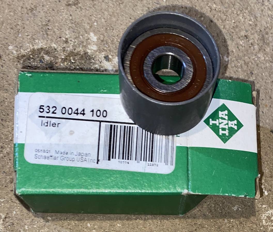 Porsche-944-1986-white-11