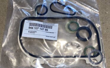 Porsche-944-1986-white-15