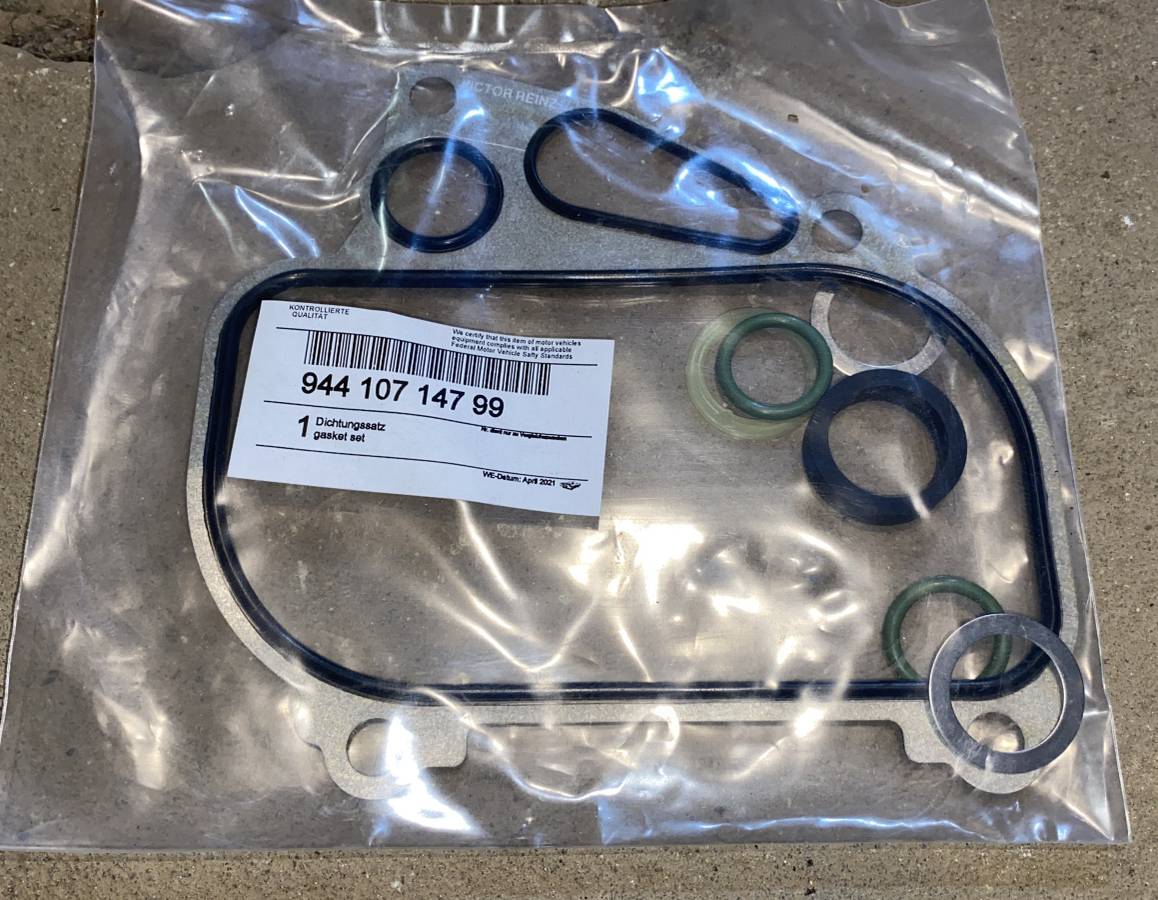 Porsche-944-1986-white-15