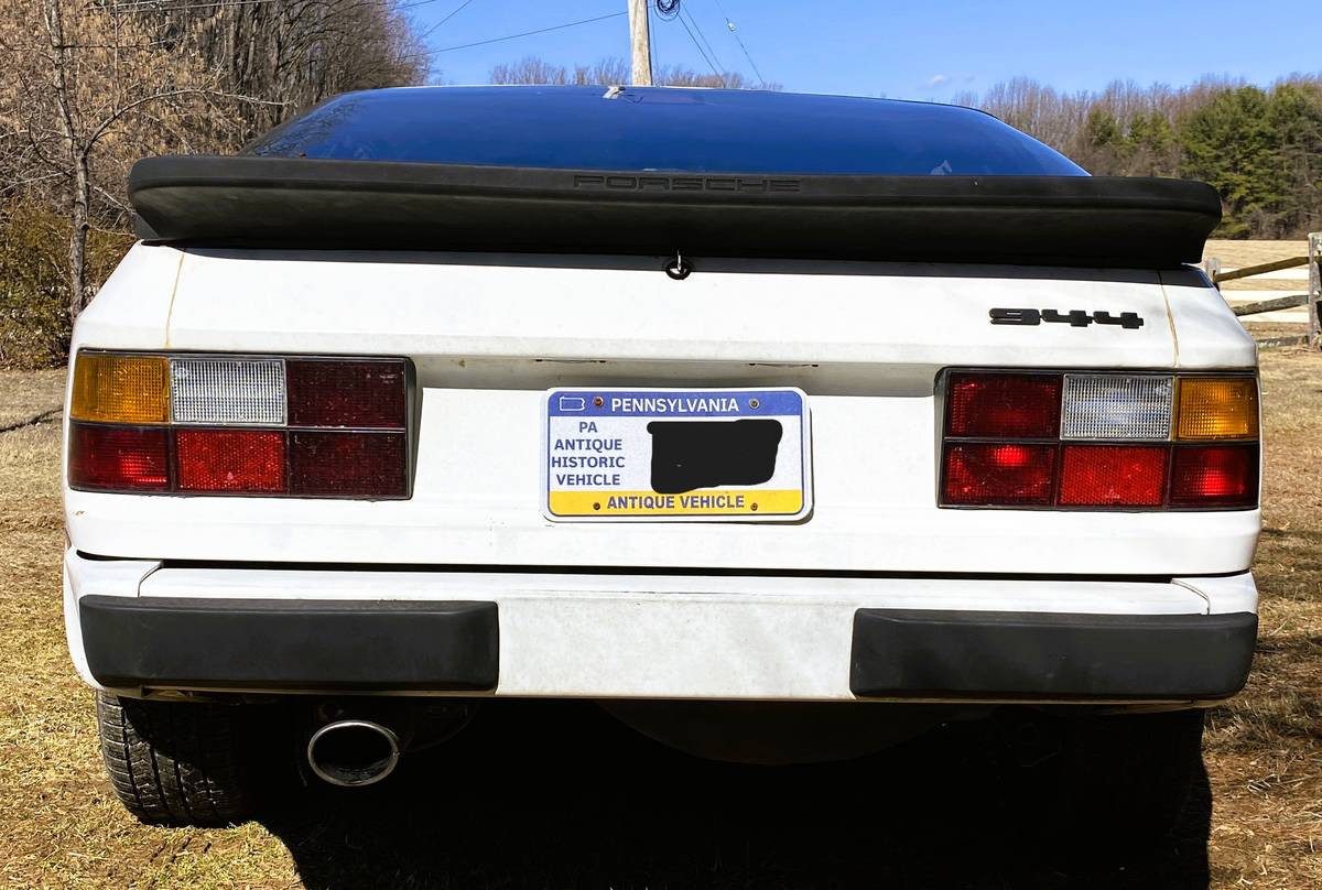 Porsche-944-1986-white-3